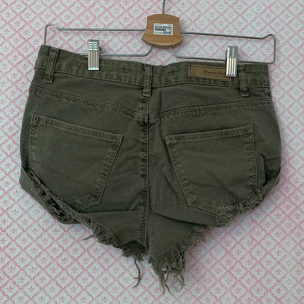 CUT OFF SHORTS - Picture 2 of 3